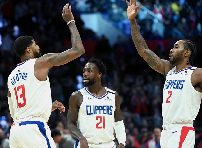 包含菲尼克斯太阳训练开放日,今晨再遭质疑引欢呼,NBA总决赛在即,轮换策略成焦点的词条 包含菲尼克斯太阳训练开放日,今晨再遭质疑引欢呼,NBA总决赛在即,轮换策略成焦点的词条
